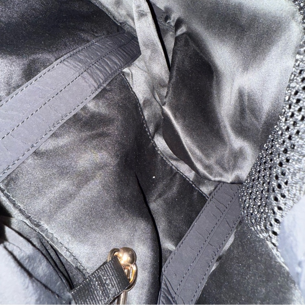 Lululemon Athletica Elegant Black Tote 20L - Picture 8 of 9